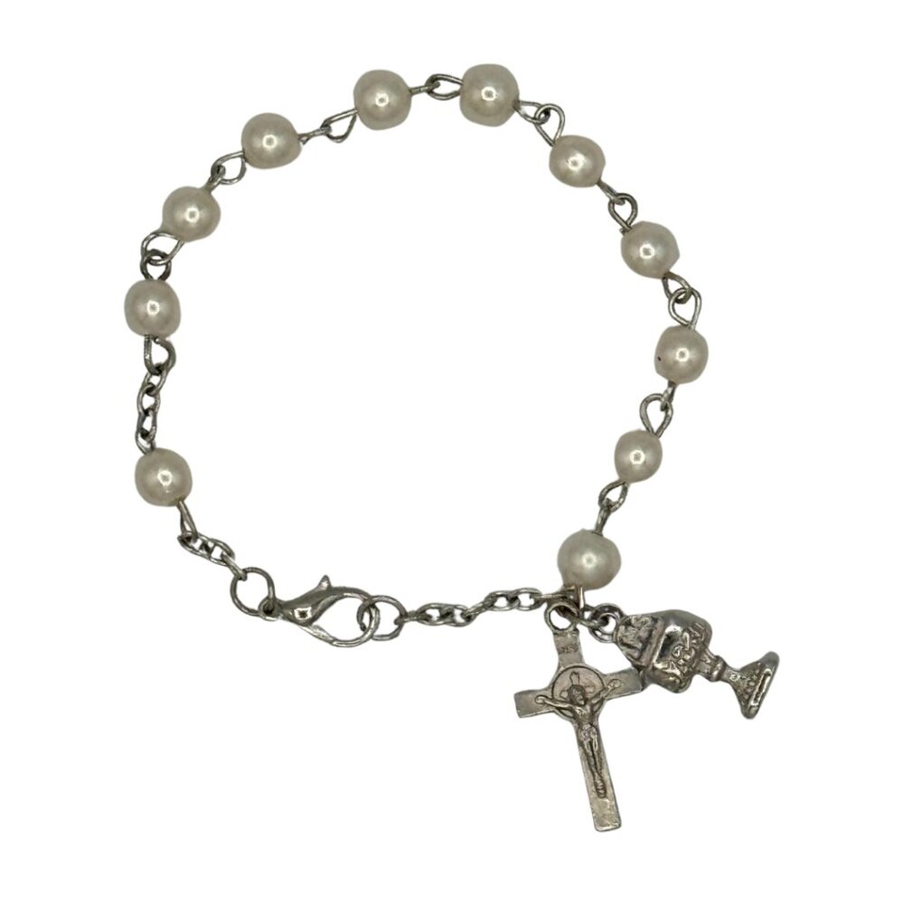 Personalized First Communion Girl's Pearl Bracelet with Cross and Eucharist - Picture 2 of 4